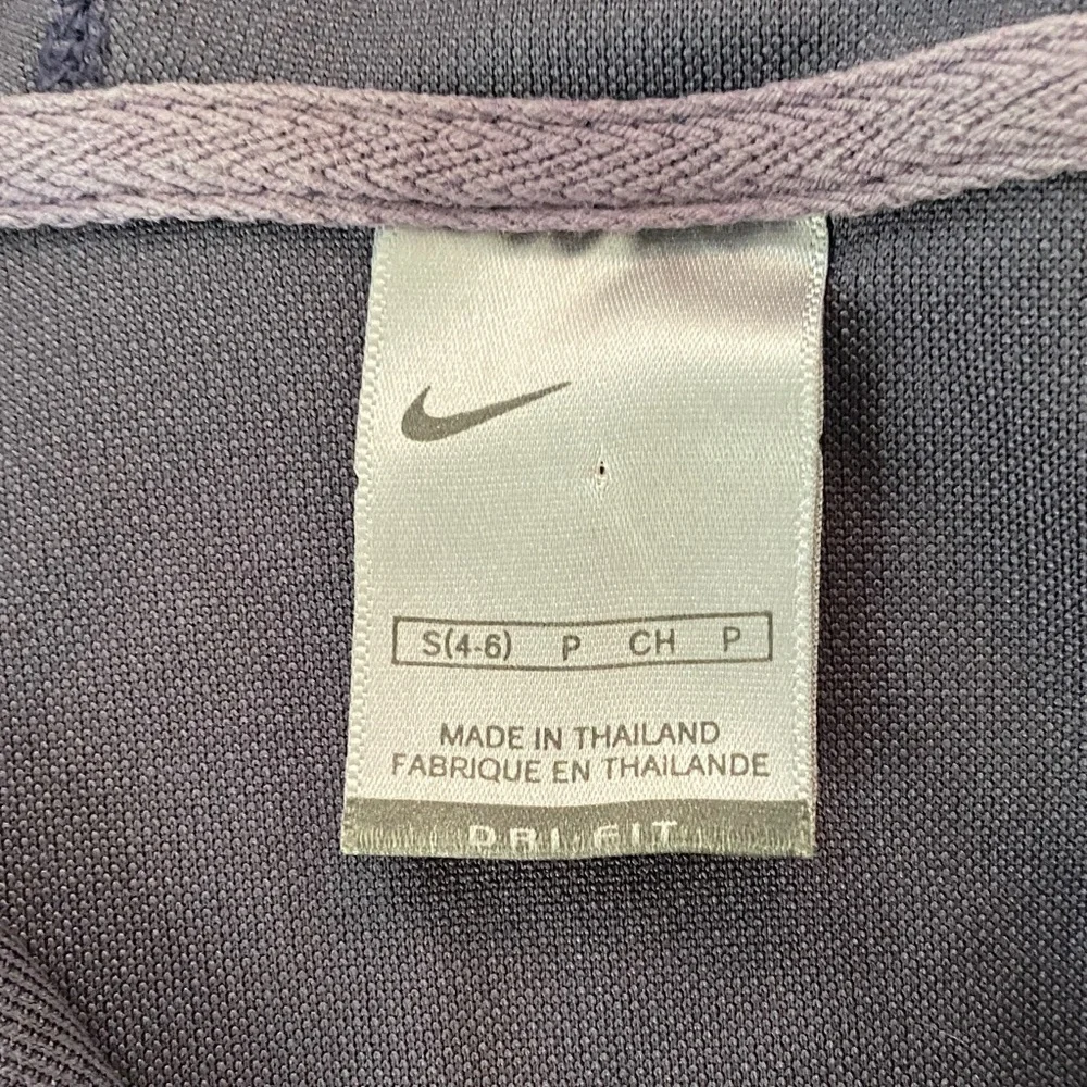 Nike Women's Purple Hoodie Size Small